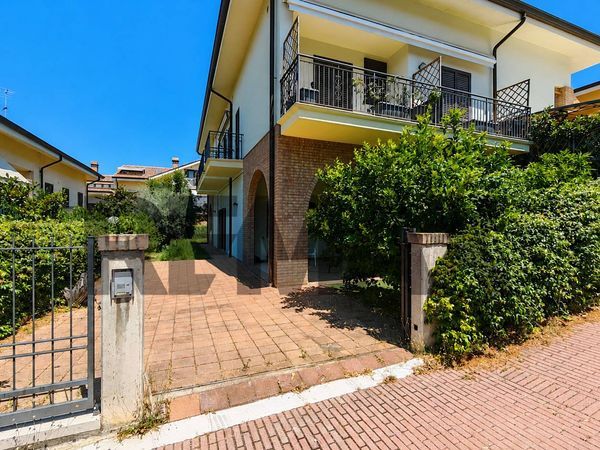 Appartamento Vasto Paese, Vasto, CH Vendita