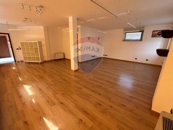 Locale Commerciale Turbigo, MI Affitto - Foto 2