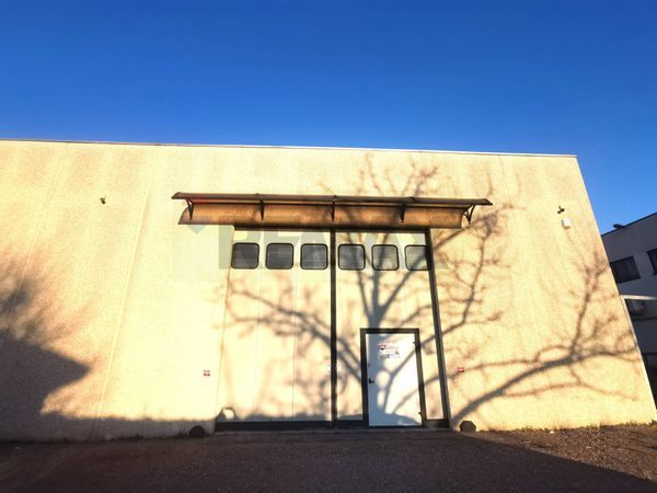 Capannone Industriale Cinque Ponti, Busto Arsizio, VA Affitto