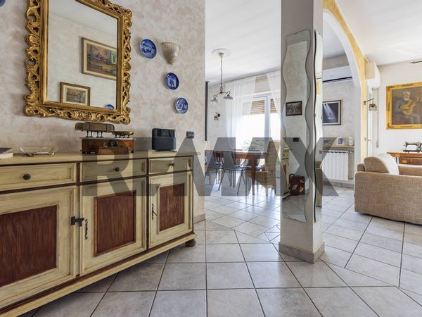 Porzione di villa Cairate, VA Vendita - Foto 2
