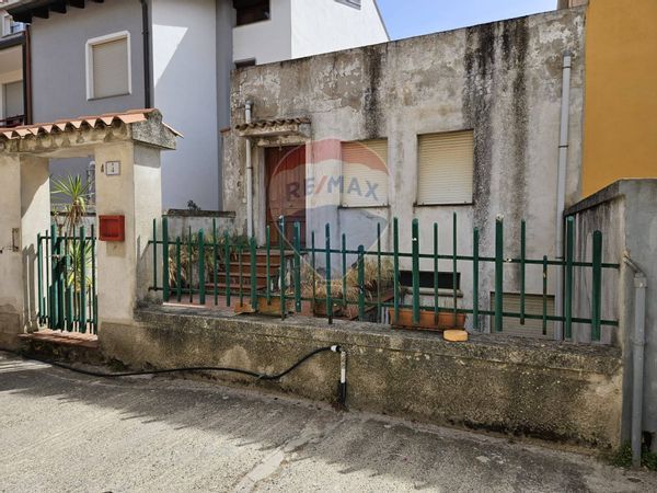 Casa Indipendente Semicentro, Nuoro, NU Vendita