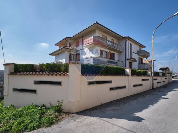 Villa singola Penne, PE Vendita