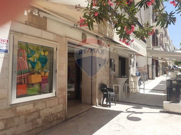 Locale Commerciale Centro, Vieste, FG Affitto