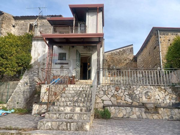 Casa Semindipendente Faicchio, BN Vendita