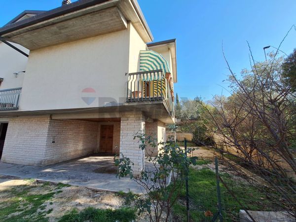 Casa Indipendente Trevi, PG Affitto