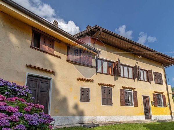 Casa Indipendente Caprile, BI Vendita