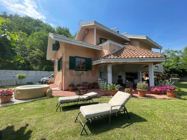 Casa Indipendente Farindolese, Montebello di Bertona, PE Vendita