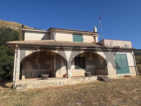 Cascina/Casale Contessa Entellina, PA Vendita