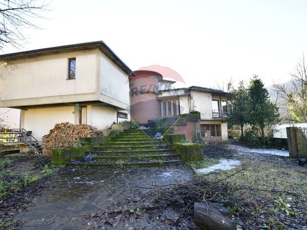 Villa singola Chifenti, Borgo a Mozzano, LU Vendita