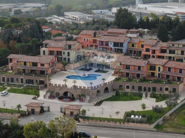 Appartamento Tortoreto Alta, Tortoreto, TE Vendita