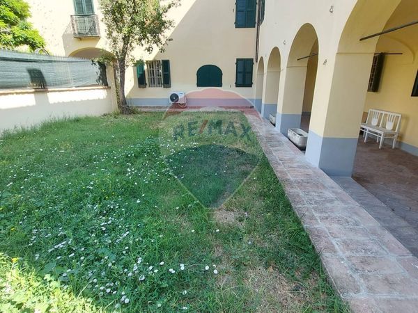 Porzione di villa Valera, Parma, PR Affitto