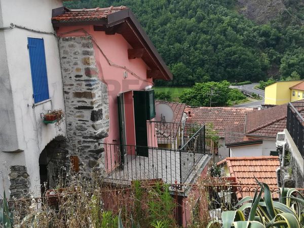 Casa Semindipendente Rocchetta di Vara, SP Vendita