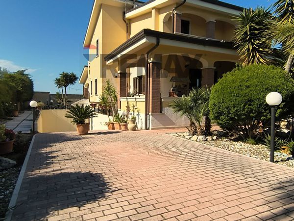 Villa a schiera Zona Capirro Colonna, Trani, BT Vendita - Foto 3