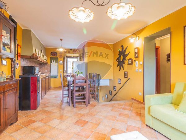 Appartamento Ischia di Castro, VT Vendita