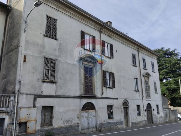 Porzione di casa Carnago, VA Vendita