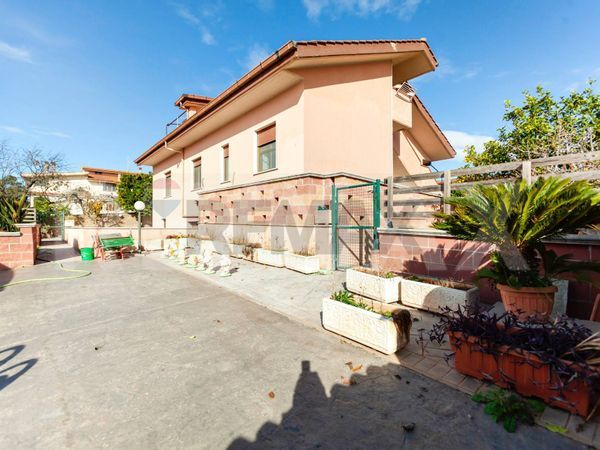 Villa o villino Centro, Pomezia, RM Vendita - Foto 3