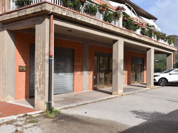 Locale Commerciale Petralia Sottana, PA Vendita