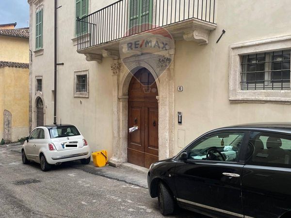 Appartamento Centro storico, L'Aquila, AQ Affitto