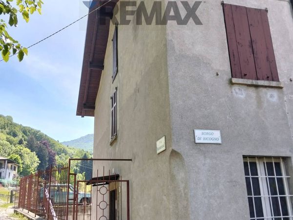 Porzione di casa Lemna, Faggeto Lario, CO Vendita