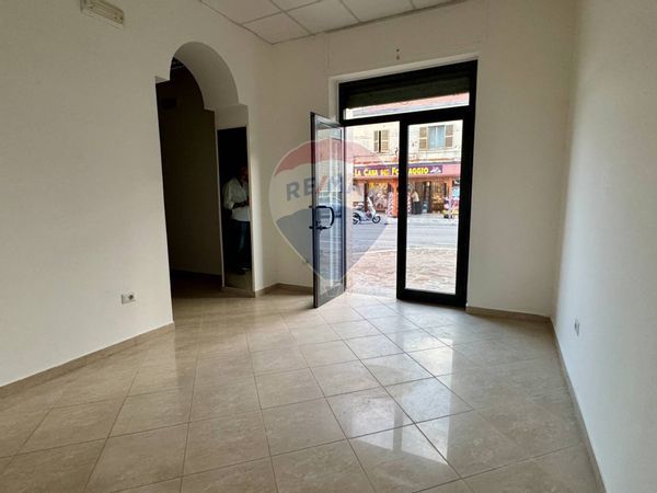 Locale Commerciale Scauri, Minturno, LT Affitto - Foto 2