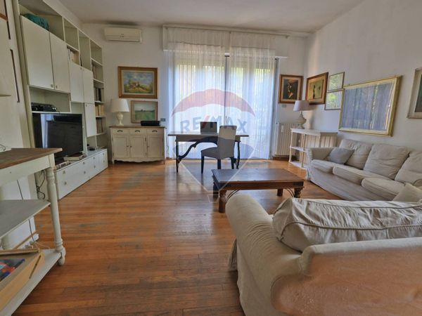 Porzione di villa Bollate, MI Vendita