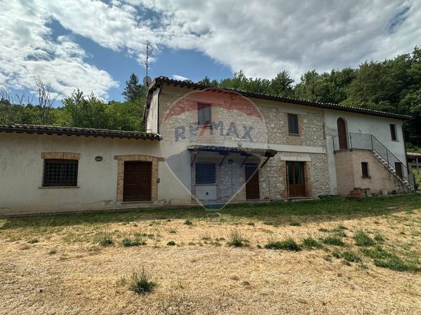 Cascina/Casale San Giovanni Profiamma, Foligno, PG Vendita