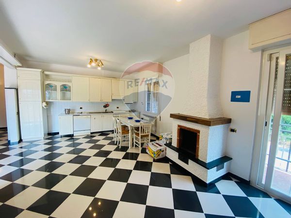 Appartamento Piazza, Deiva Marina, SP Vendita