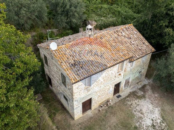 Cascina/Casale Castellaro, Serra San Quirico, AN Vendita