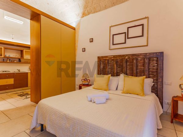 Casa Indipendente Mola di Bari, BA Vendita