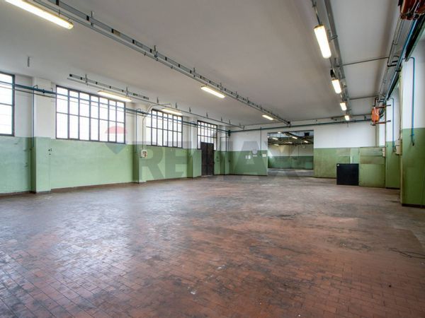 Capannone Industriale Besana in Brianza, MB Affitto