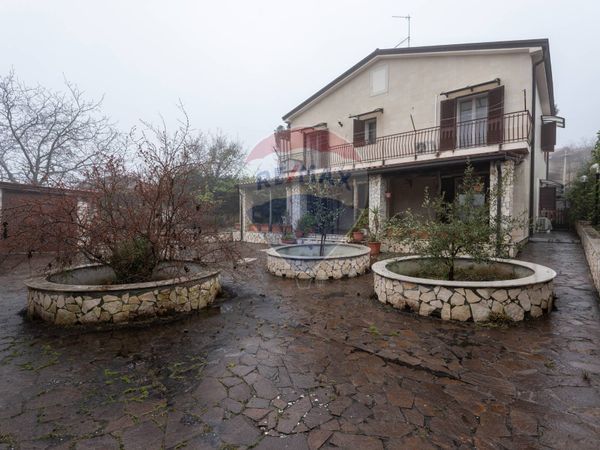 Villa singola Pedara, CT Vendita
