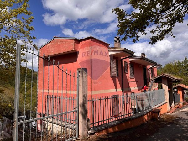 Porzione di villa Rocca Santo Stefano, RM Vendita