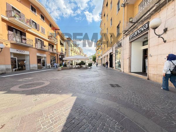 Locale Commerciale Mazzini, Cosenza, CS Vendita