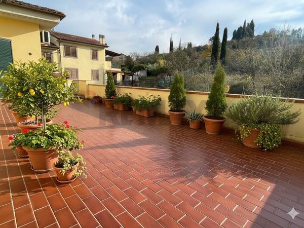 Appartamento Camaioni, Montelupo Fiorentino, FI Vendita