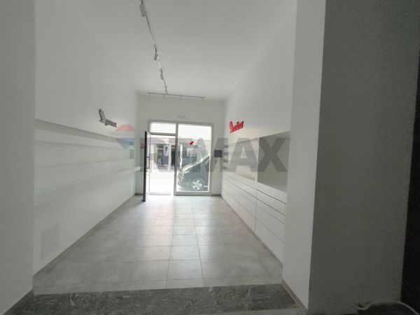 Negozio Centro storico, L'Aquila, AQ Affitto - Foto 4