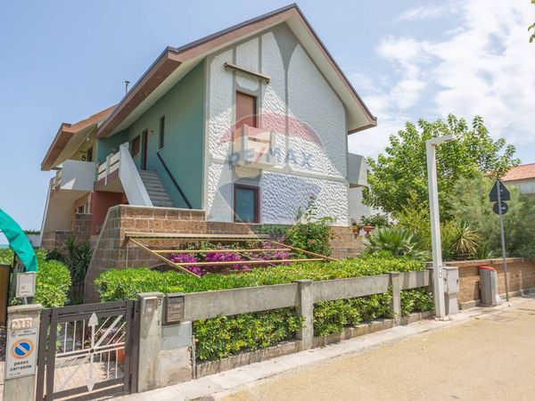 Porzione di villa Fascia Litorale Nord, Francavilla al Mare, CH Vendita