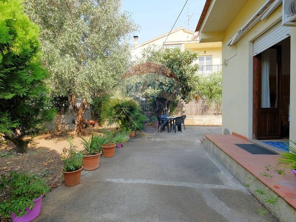 Casa Indipendente Teulada, SU Vendita