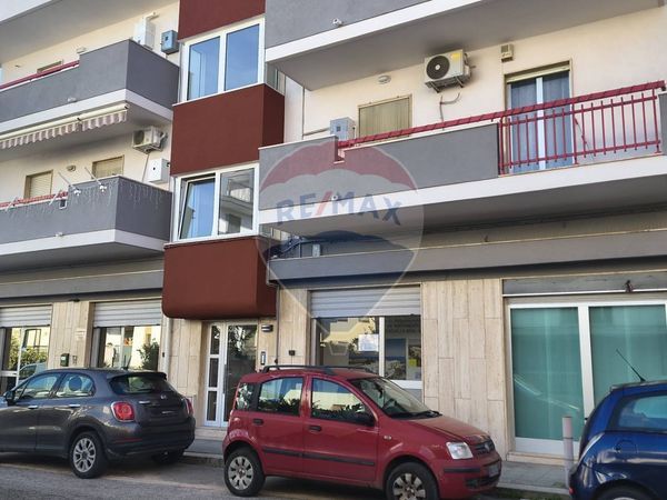 Locale Commerciale Polignano a Mare, BA Affitto