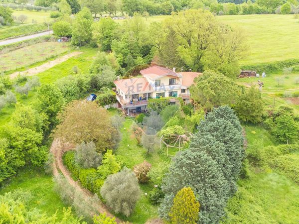 Villa singola Paterno, Castel Sant'Angelo, RI Vendita