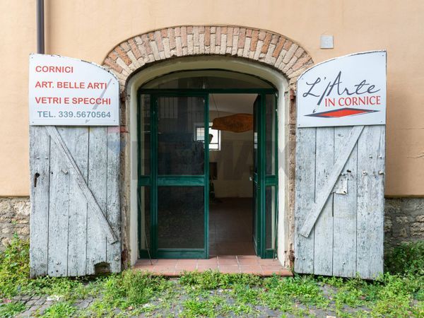 Locale Commerciale Monterotondo Paese, Monterotondo, RM Affitto