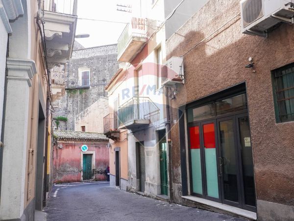 Appartamento Adrano, CT Vendita