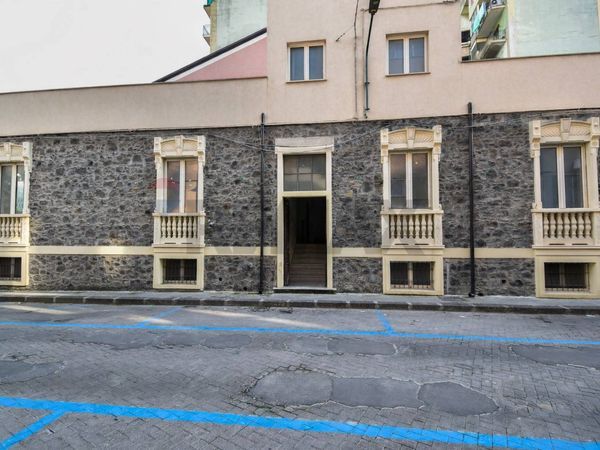 Casa Indipendente Adrano, CT Vendita