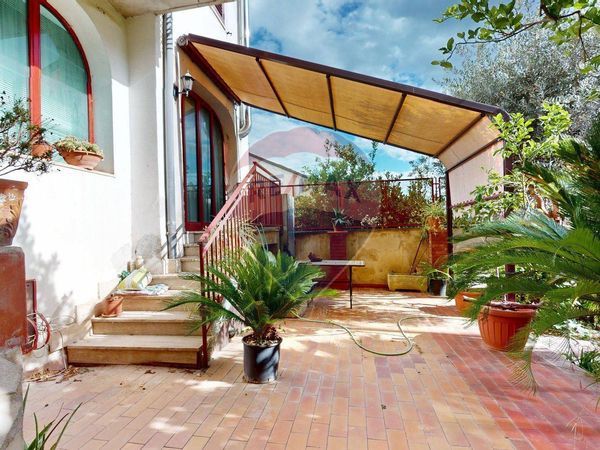 Villa a schiera Puccianiello, Caserta, CE Vendita