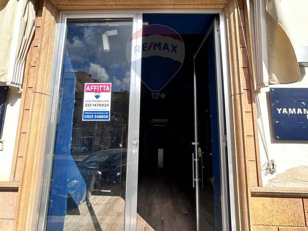 Locale Commerciale Zona pregiata, Trapani, TP Affitto