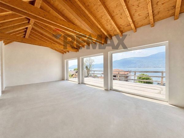 Villa singola Suna, Verbania, VB Vendita
