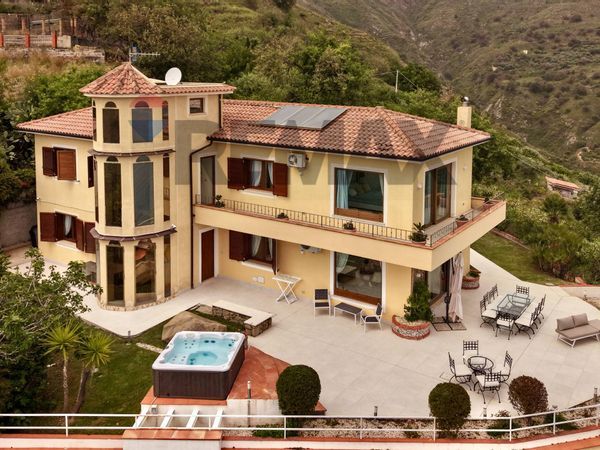 Villa singola Centro, Letojanni, ME Vendita