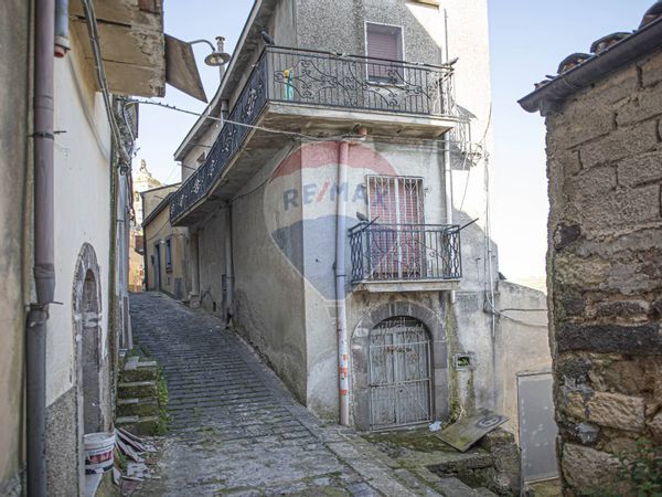 Casa Indipendente Vizzini, CT Vendita