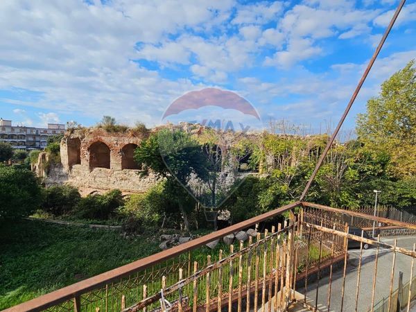 Locale Commerciale Centro, Pozzuoli, NA Affitto