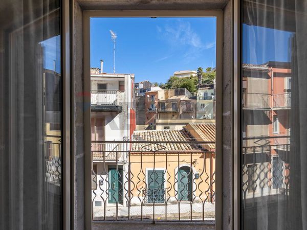 Casa Indipendente Buccheri, SR Vendita