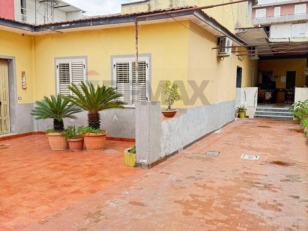 Villetta bifamiliare Zona Delle Rose, Caivano, NA Vendita